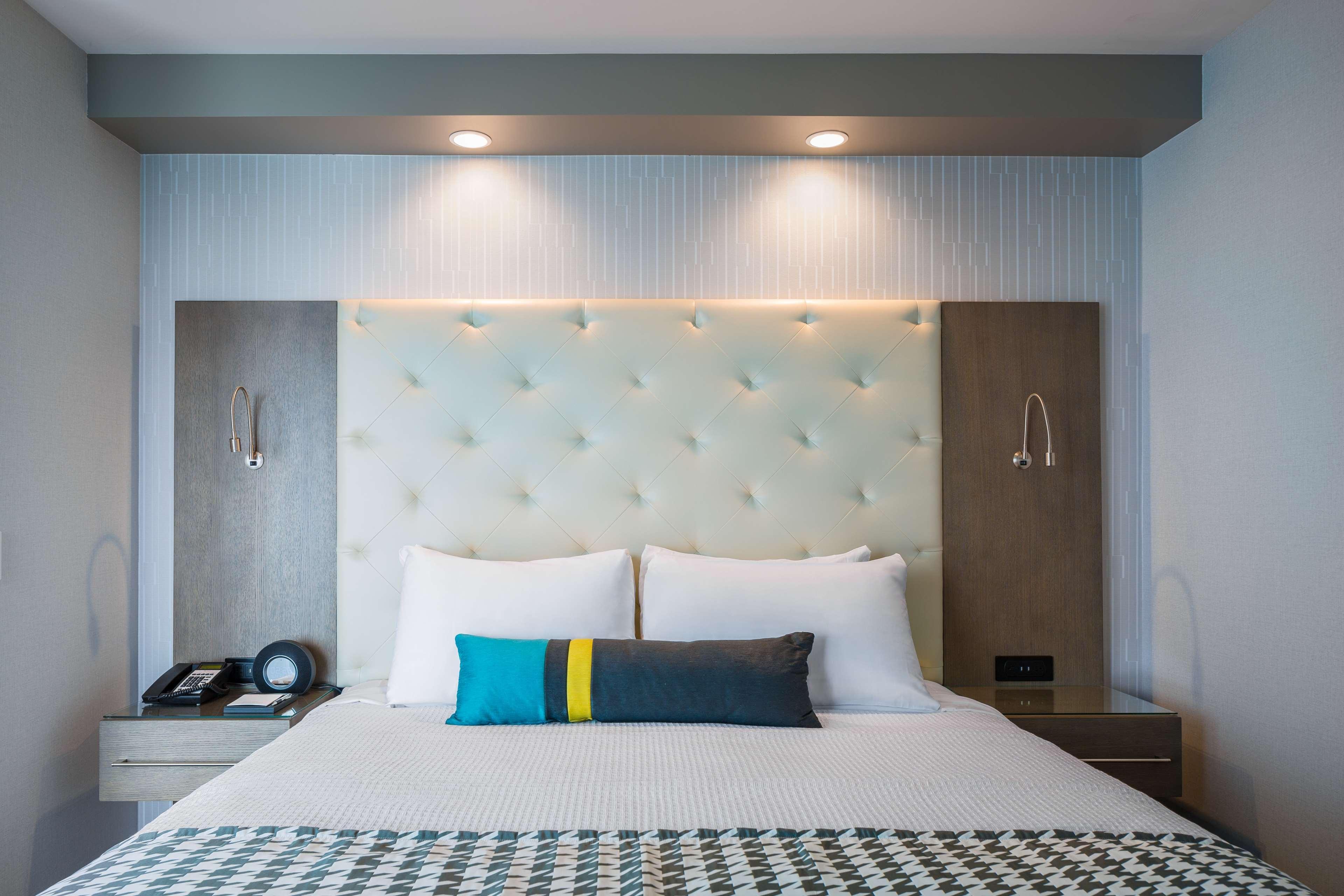 Best Western Premier Hotel At Fisher'S Landing Vancouver Exteriör bild