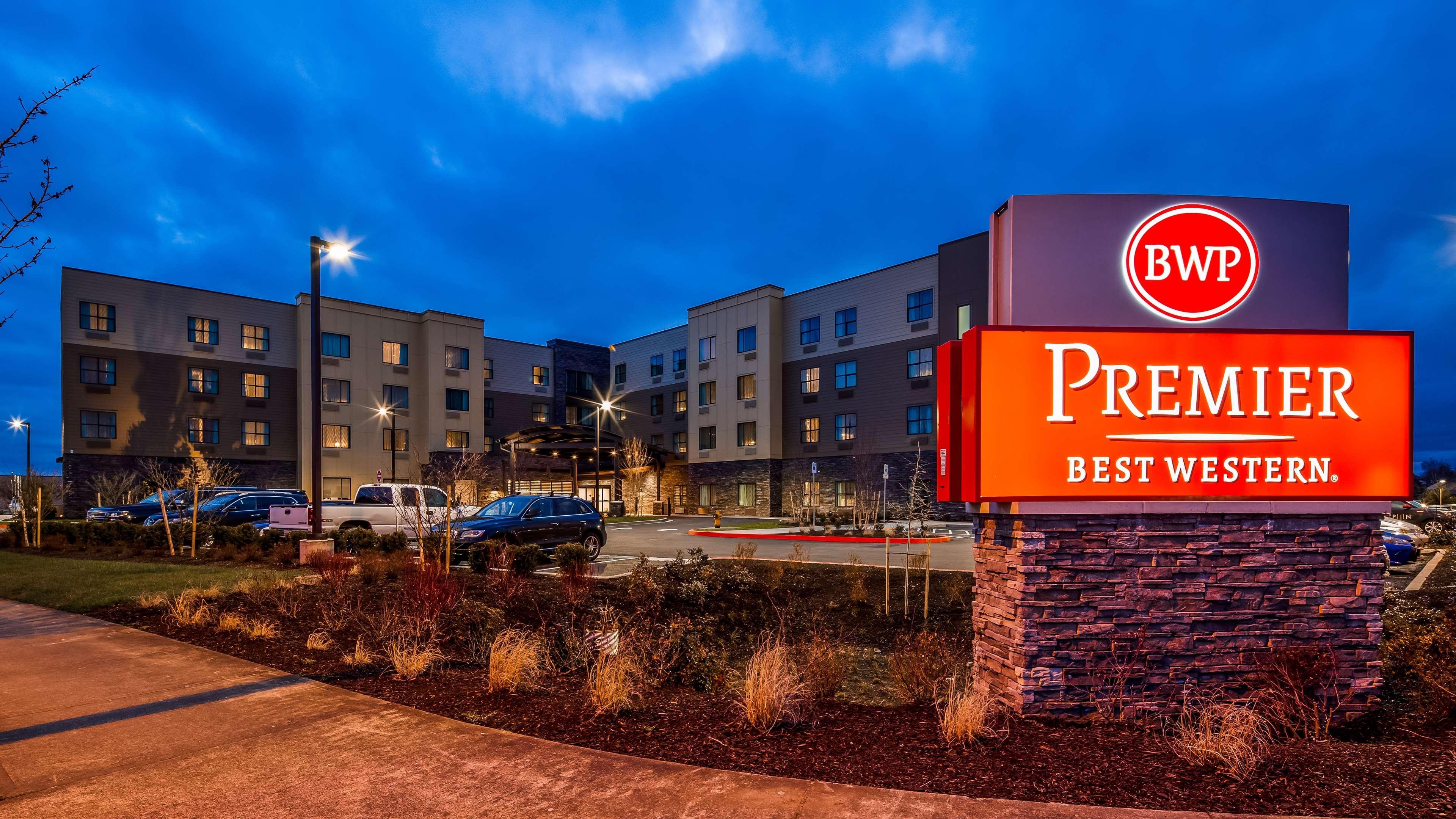 Best Western Premier Hotel At Fisher'S Landing Vancouver Exteriör bild