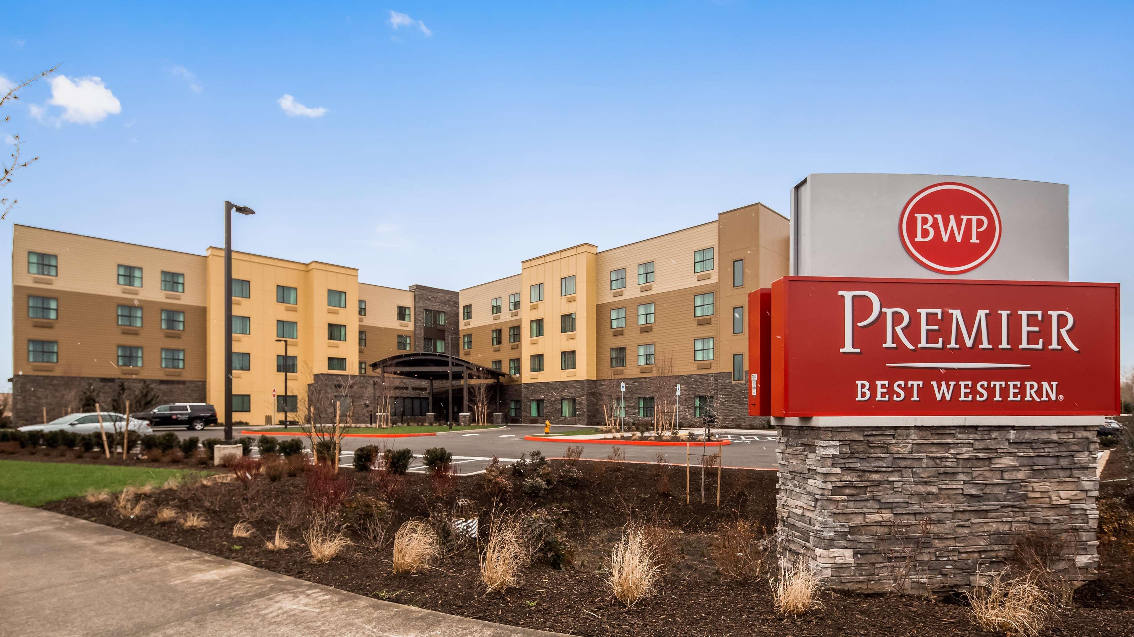 Best Western Premier Hotel At Fisher'S Landing Vancouver Exteriör bild