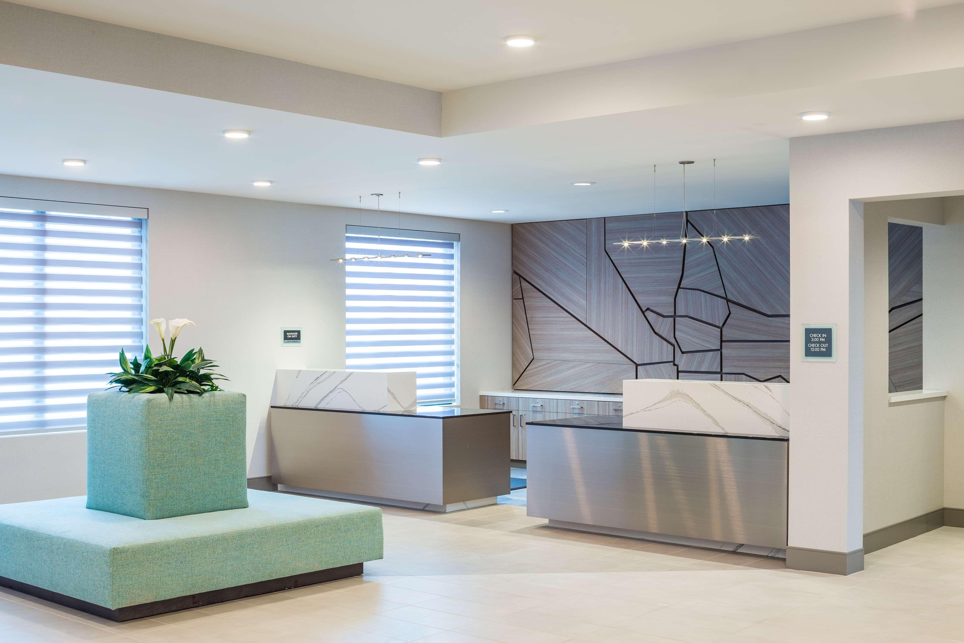 Best Western Premier Hotel At Fisher'S Landing Vancouver Exteriör bild
