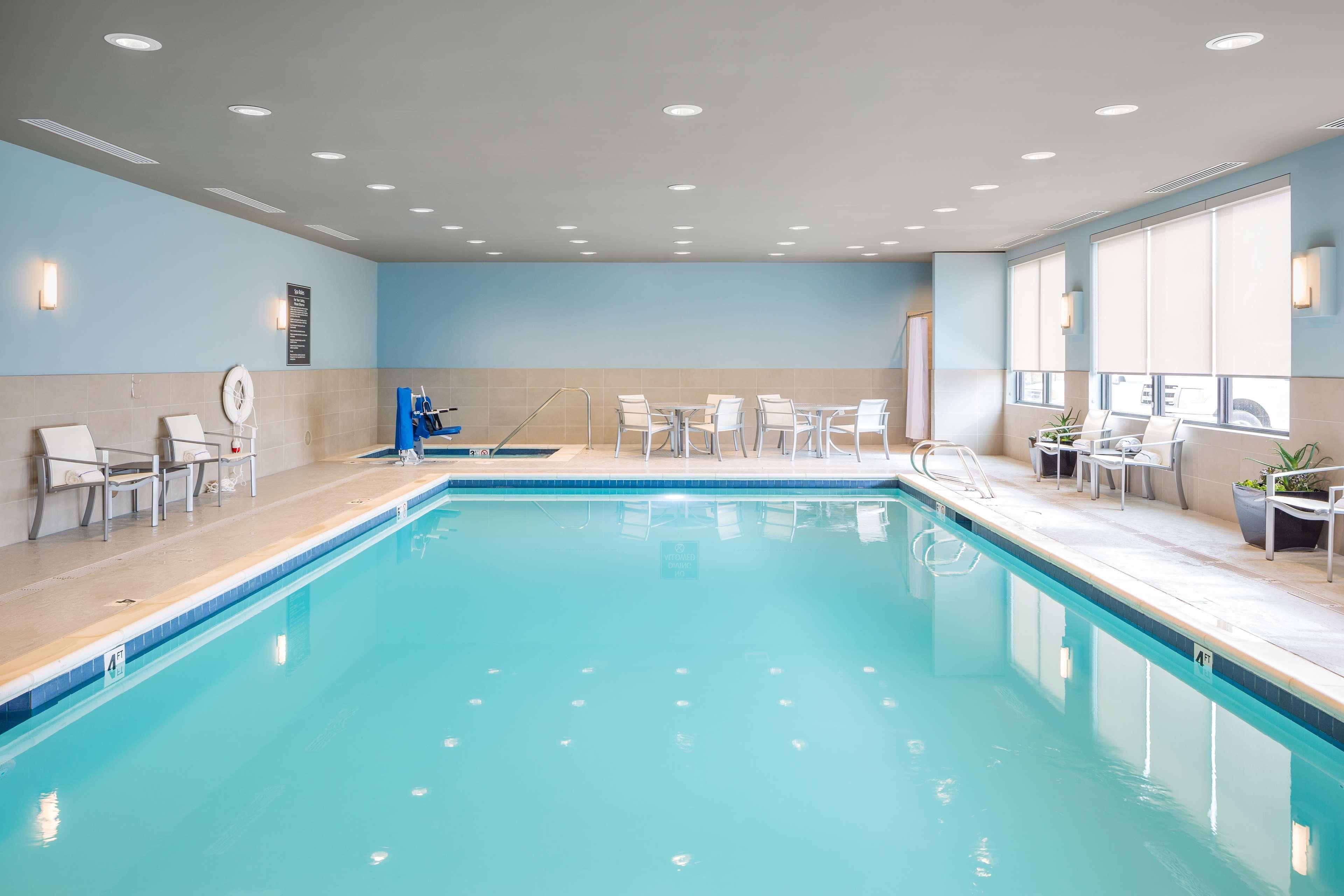 Best Western Premier Hotel At Fisher'S Landing Vancouver Exteriör bild