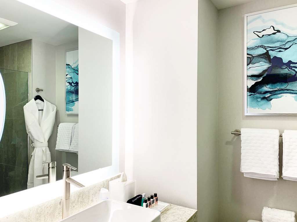 Best Western Premier Hotel At Fisher'S Landing Vancouver Rum bild