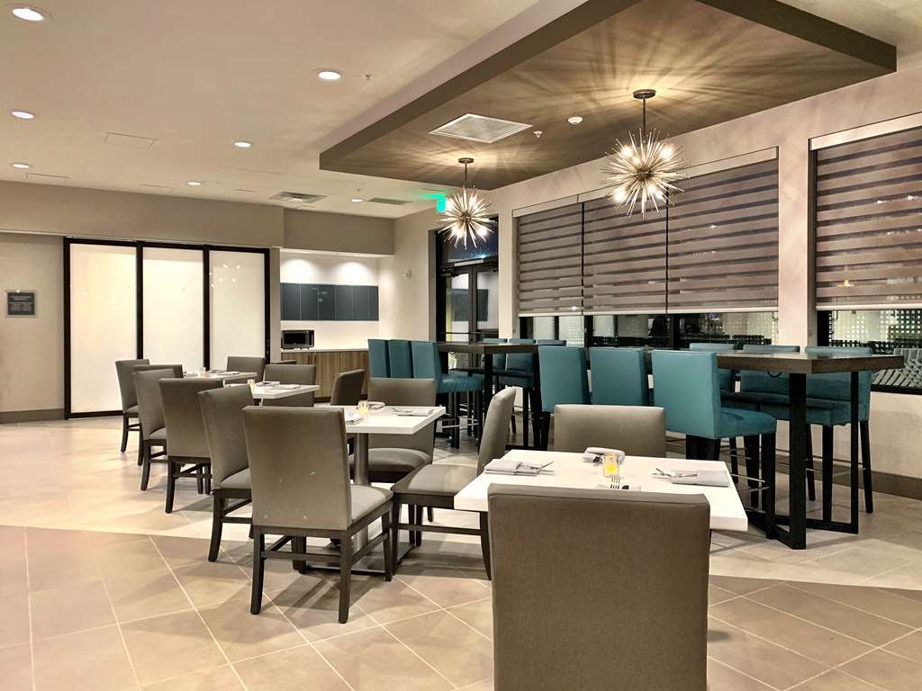 Best Western Premier Hotel At Fisher'S Landing Vancouver Restaurang bild